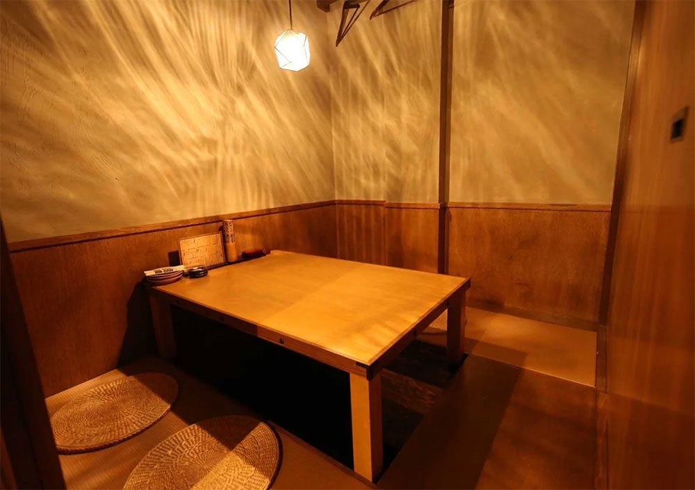 掘りごたつ　個室